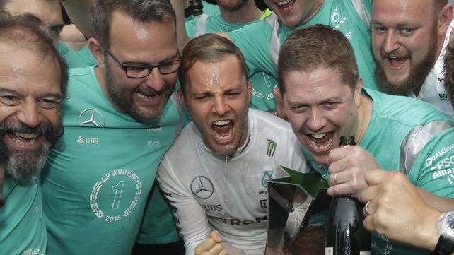 Rosberg sumó otro triunfo y se acercó a Hamilton en el campeonato de Fórmula 1
