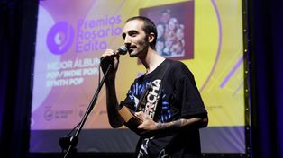Barfeye fue ganador del premio Rosario Edita a Álbum del Año en 2024, por su disco Artista Revelación