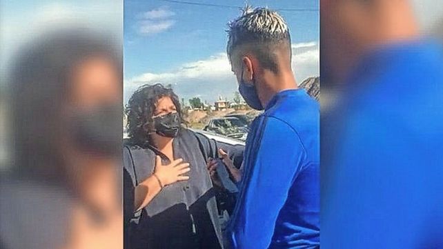 Carla Vizzotti refutó todo lo que el joven antivacuna le reclamó