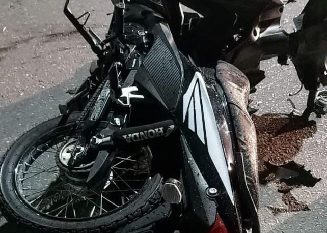 Fray Luis Beltrán: dos muertos al chocar una moto con un colectivo