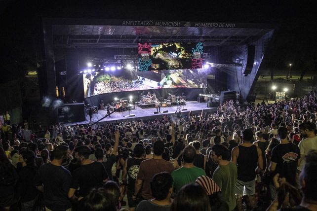 El Anfi desbordó de gente en la primera&nbsp; noche del Festival Faro.&nbsp; 
