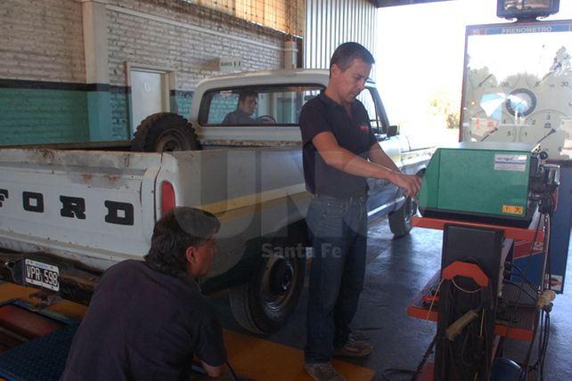 La revisión técnica vehicular ronda entre los 275 y 400 pesos