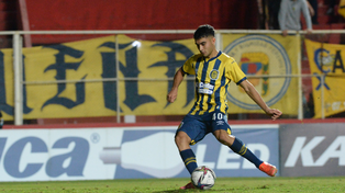 Buonanotte sentencia la serie de penales a favor de Central en la Copa Argentina.