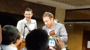 El presunto femicida junto al escritor libertario Agustín Laje en 2018