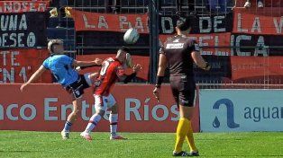 Brandon Cortés fue trasladado a una clínica por el golpe en la cabeza