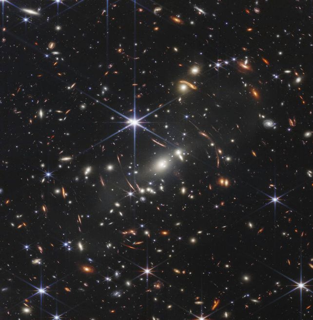 Revelan la imagen más profunda del universo captada por el telescopio James Webb