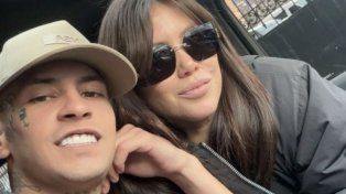 Wanda Nara y L-Gante confirmaron su relación con un beso en vivo