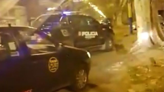 Amenazan y disparan contra una taxista en un violento robo en la zona oeste
