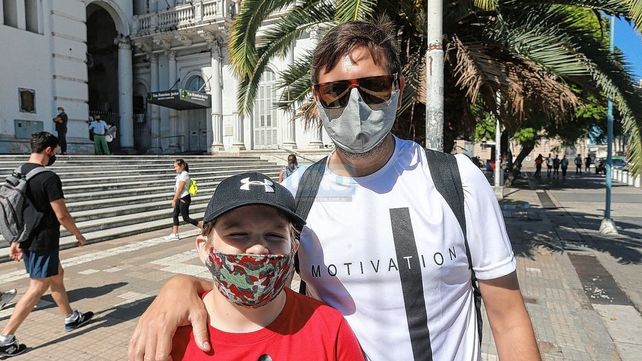 Paranaenses recorrieron las Siete Iglesias con protocolo