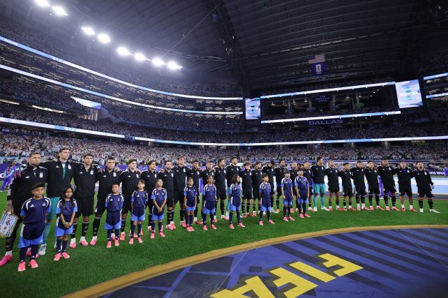 Los futbolistas de Argentina en la previa del partido ante Jordania