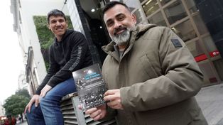 Facundo Paredes y Ariel Gómez y el invalorable libro sobre la noche del Trinche.