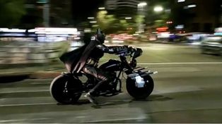 Batman se dio una vuelta por el centro cordobés y sorprendió a todos