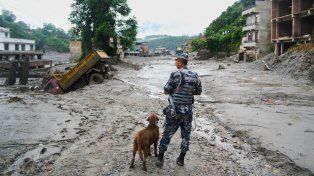La riada de Nepal ya suma al menos 392 muertos y 1.300 desaparecidos