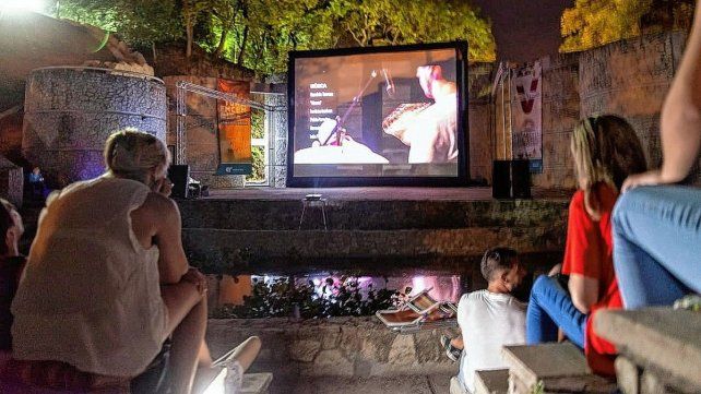 Paraná: vuelve el Cine Bajo las Estrellas en el Anfiteatro