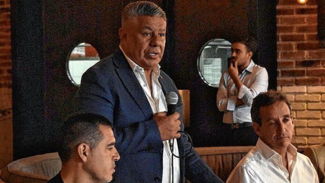 Tapia organizó un almuerzo de camaradería en AFA Tapia organizó un almuerzo de camaradería en AFA