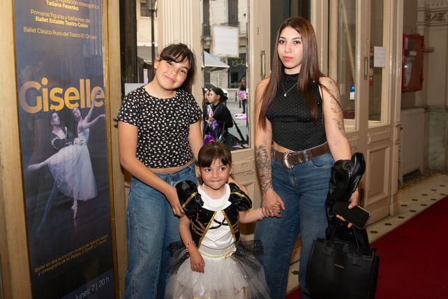 Lara Esquivel, Valencia Rodríguez y Noel Esquivel  
