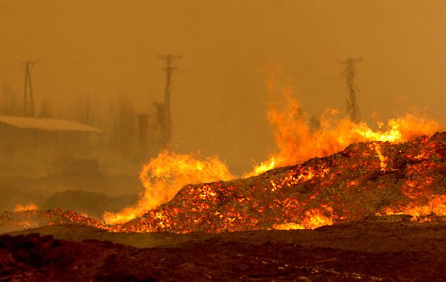 Infierno en Villa Yacanto. La localidad del departamento Calamuchita es una de las más castigadas por el siniestro.