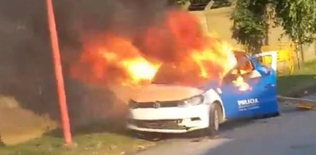 Hechos de violencia en el fútbol terminaron con un patrullero incendiado