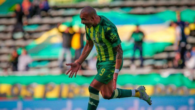 Santiago Silva no cuelga los botines y quiere seguir jugando