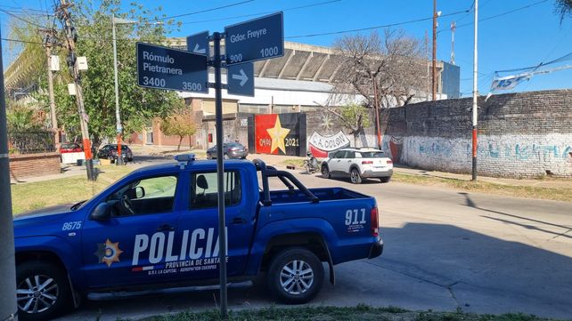 Balearon a un joven en barrio Centenario.