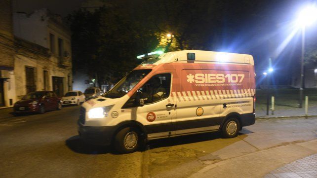 Personal del Sies atendió al hombre herido. 