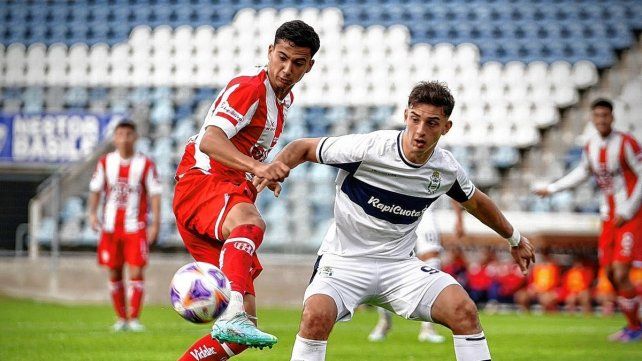 Durísima derrota de la Reserva de Unión ante Gimnasia Durísima derrota de la Reserva de Unión ante Gimnasia