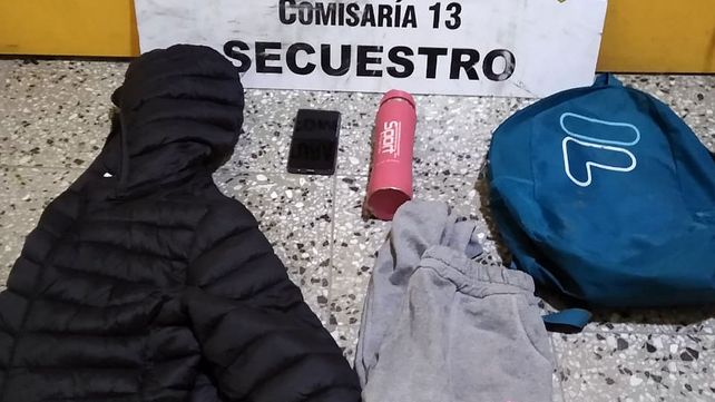 La robaron al salir del gimnasio pero la chica recobró sus pertenencias.