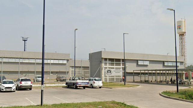Dispararon 15 balazos contra el Complejo Penitenciario y dejaron un mensaje intimidante