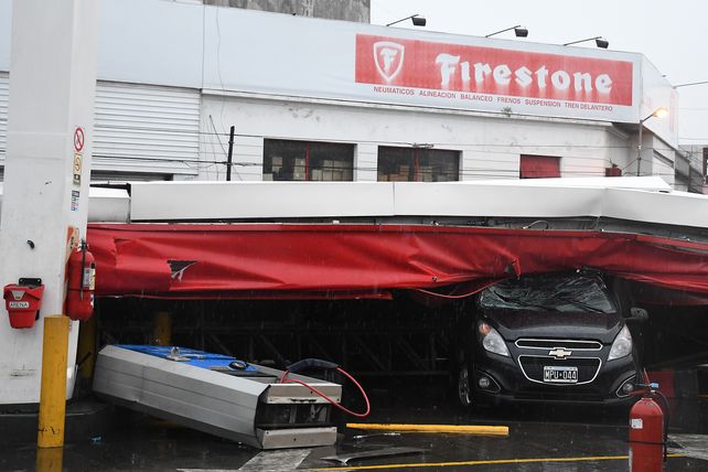 Dos personas murieron como consecuencia del temporal en Buenos Aires