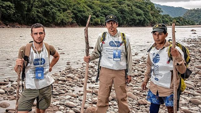 Censo 2022: cruzar a pie el Bermejo para censar a un hombre que vive en la selva