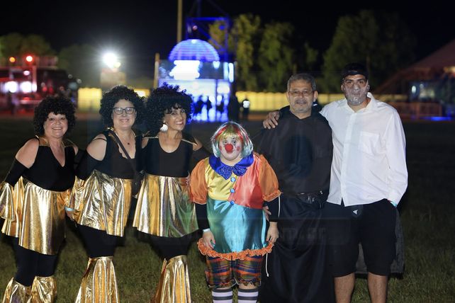 El segundo envío de las fotos en la Fiesta de Disfraces 2018