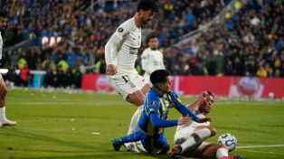 Por qué el árbitro no dio penal para Central frente a Corinthians pese a ir al VAR