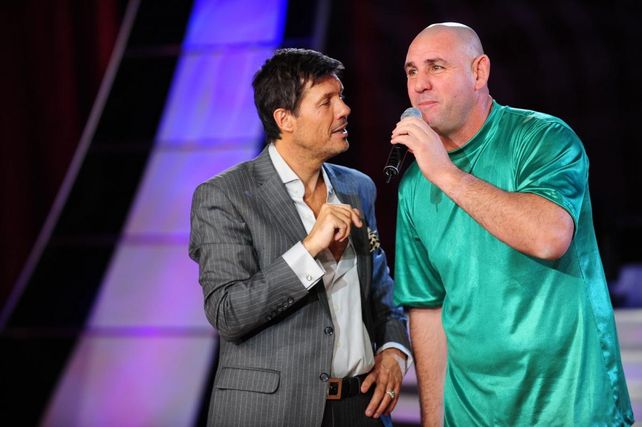 Si lo veo a Tinelli le cago una cachetada, dijo furioso La Mole Moli por las carreras de galgos