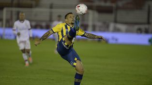 Central cayó por dos penales con Huracán que jugó media hora con diez