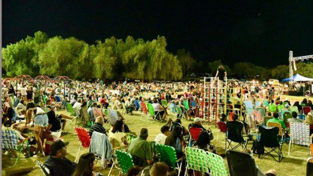 El Festival San Isidro Canta y Baila comenzó en Concepción del Uruguay