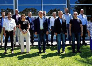 Voces de la oposición tras la renuncia del ministro Guzmán