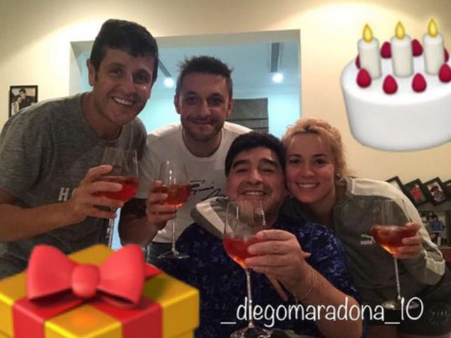 Diego Maradona cumple 57 años y lo festeja en Dubai
