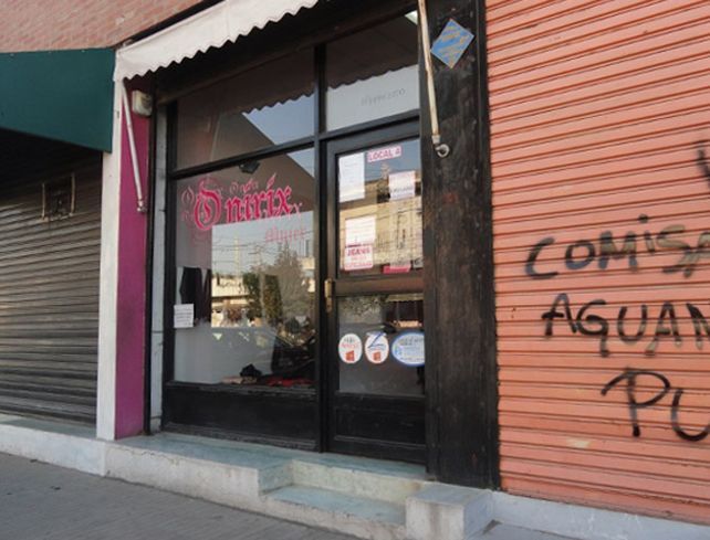 Por los robos, aplican derecho de admisión a hombres en tienda de ropa femenina