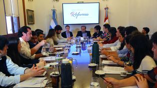 Reforma constitucional: referentes de juventudes políticas se suman al proceso de diálogo