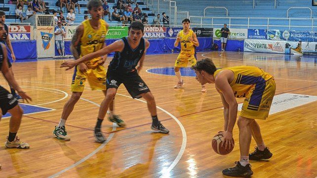Echagüe jugará desde las 21 en el estadio Luis Butta.