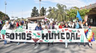 Cientos de personas se movilizaron en defensa de los humedales en Santa Fe