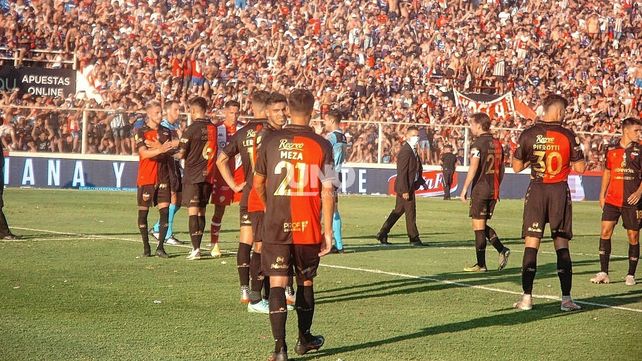 Rodrigo Aliendro fue uno de los pocos jugadores de Colón que habló con la prensa y admitió la superioridad de Unión.&nbsp;