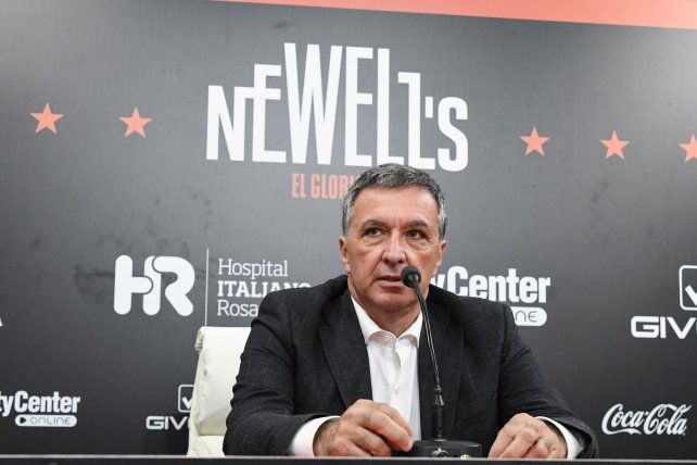 Extorsiones a la dirigencia de Newell's: Ignacio Astore, presidente del club, declaró en la causa contra cuatro barras. 