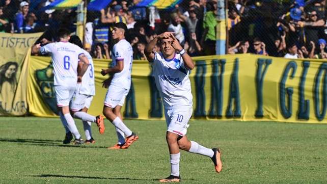 Argentino goleó 5 a 0 a Leandro N. Alem como visitante el domingo pasado algo que no pasaba desde la época de Marcelo Bielsa como jugador.