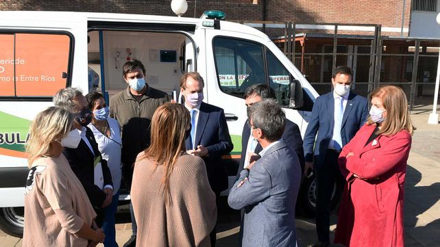 El hospital Justo José de Urquiza de Concepción del Uruguay recibió una nueva ambulancia.