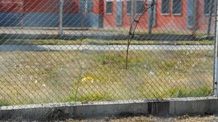 Fuga de Piñero: uno de los tejidos cortados y los rastros de la víctima fatal.&nbsp;