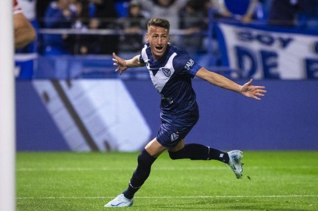 Braian Romero anotó los goles que le dieron el triunfo a Vélez.