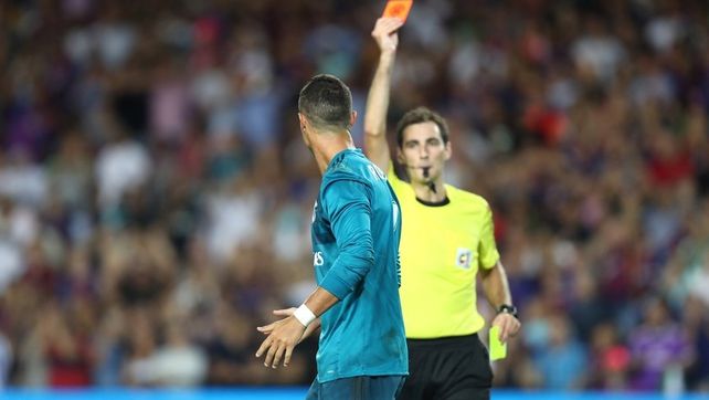 Un golpe muy duro: Cristiano Ronaldo fue sancionado por cinco partidos