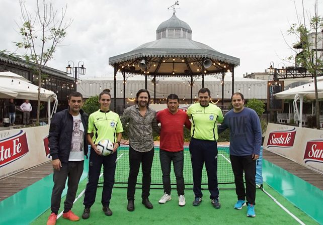 En la previa del clásico, Cerveza Santa Fe celebró el deporte y la amistad
