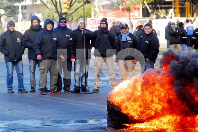 La Uocra continuó con las protestas y volvió a cortar el tránsito en la ciudad